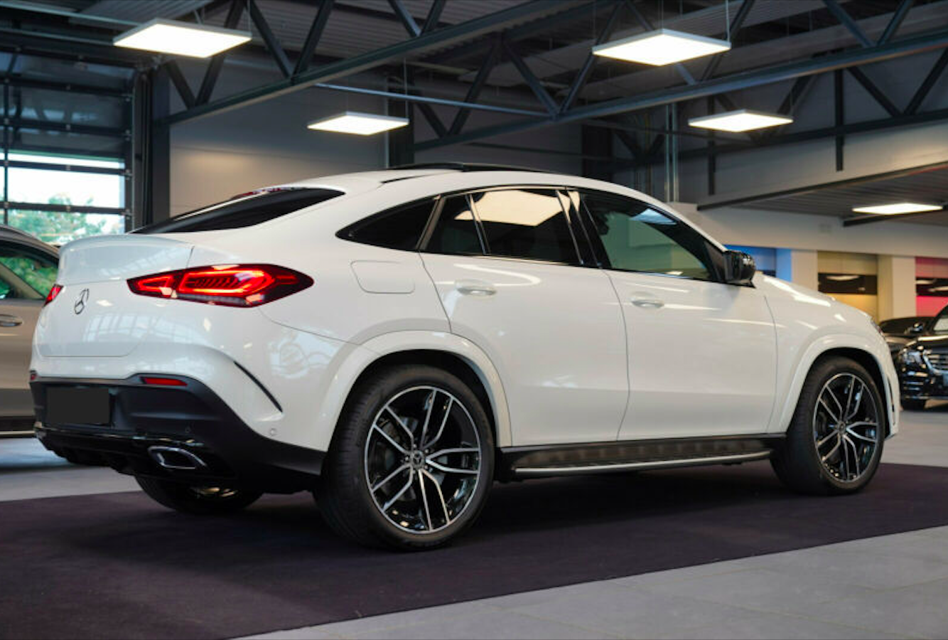 MERCEDES GLE COUPÉ 400d AMG | předváděcí auto skladem | super cena | nákup online | bílá metalíza | autoibuy.com